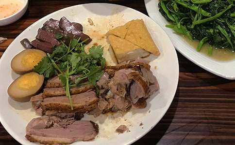 餐饮服务员年终工作总结与计划 餐饮服务员年终工作总结及明年工作计划