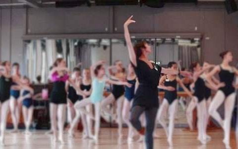 舞蹈兴趣班的工作总结怎么写 舞蹈兴趣班学期总结